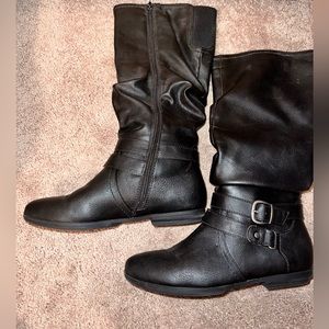 seven dials, black boots, size 6